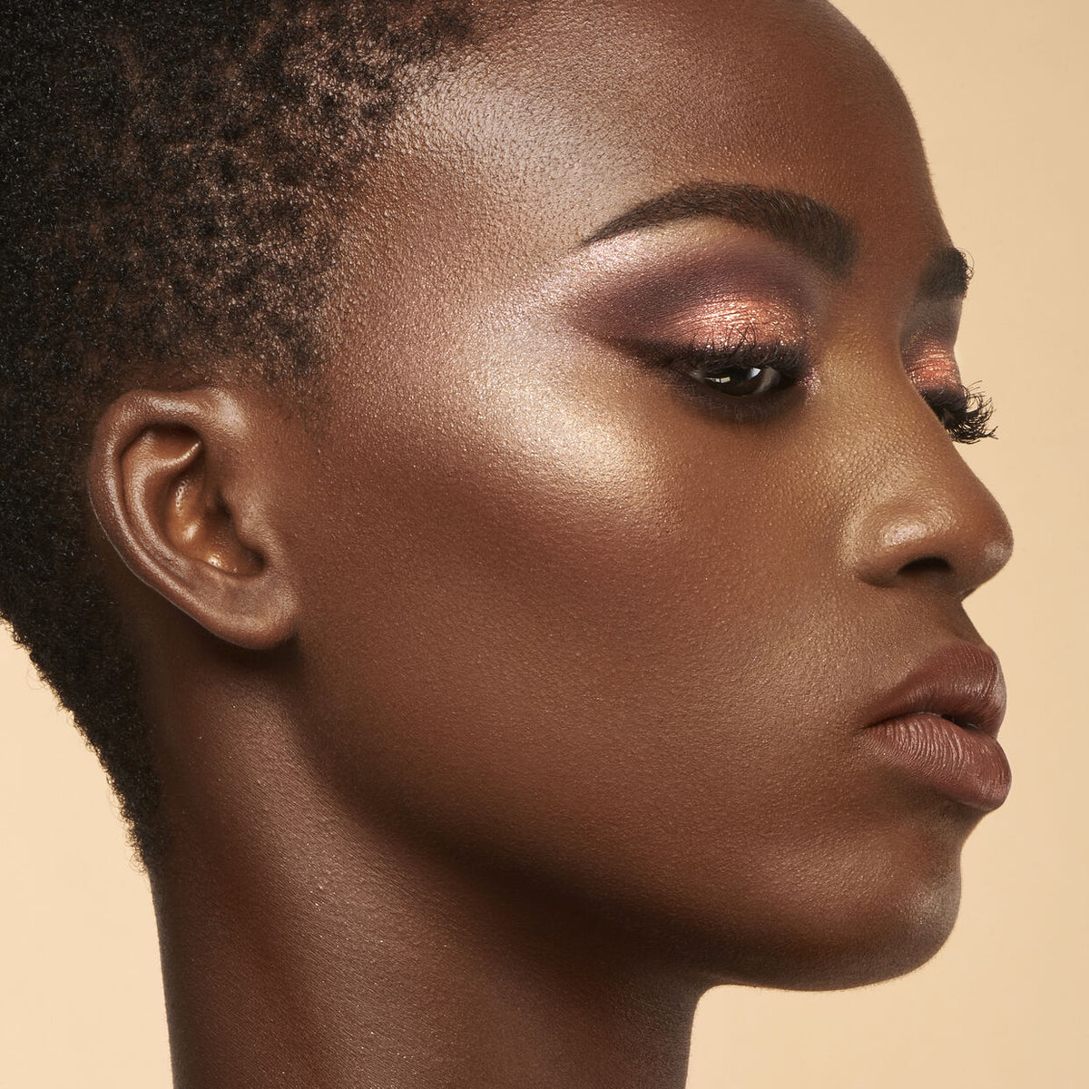 Huda Beauty NUDE Obsessions Eyeshadow Palette - NUDE Medium