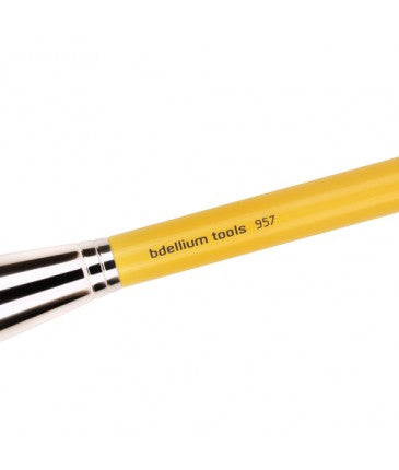 Bdellium Yellow 957 Studio Precision Kabuki Brush