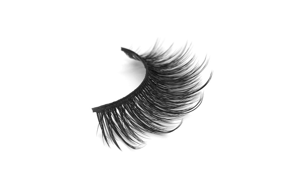 Flutter Lashes Double Lift Captivating Lashes