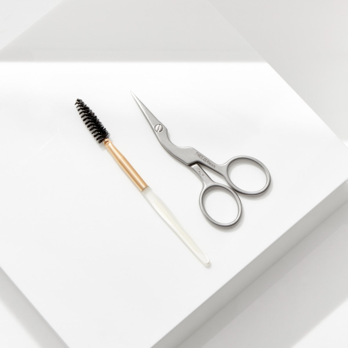 TWEEZERMAN Brow Shaping Scissors & Brush 2914-R