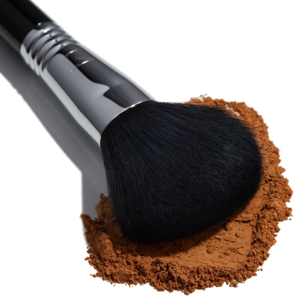 Sigma F30 Large Powder Brush