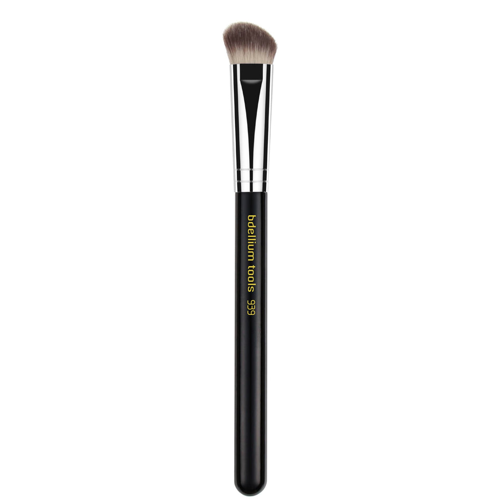 Bdellium Maestro 939 Slanted Detailer Brush