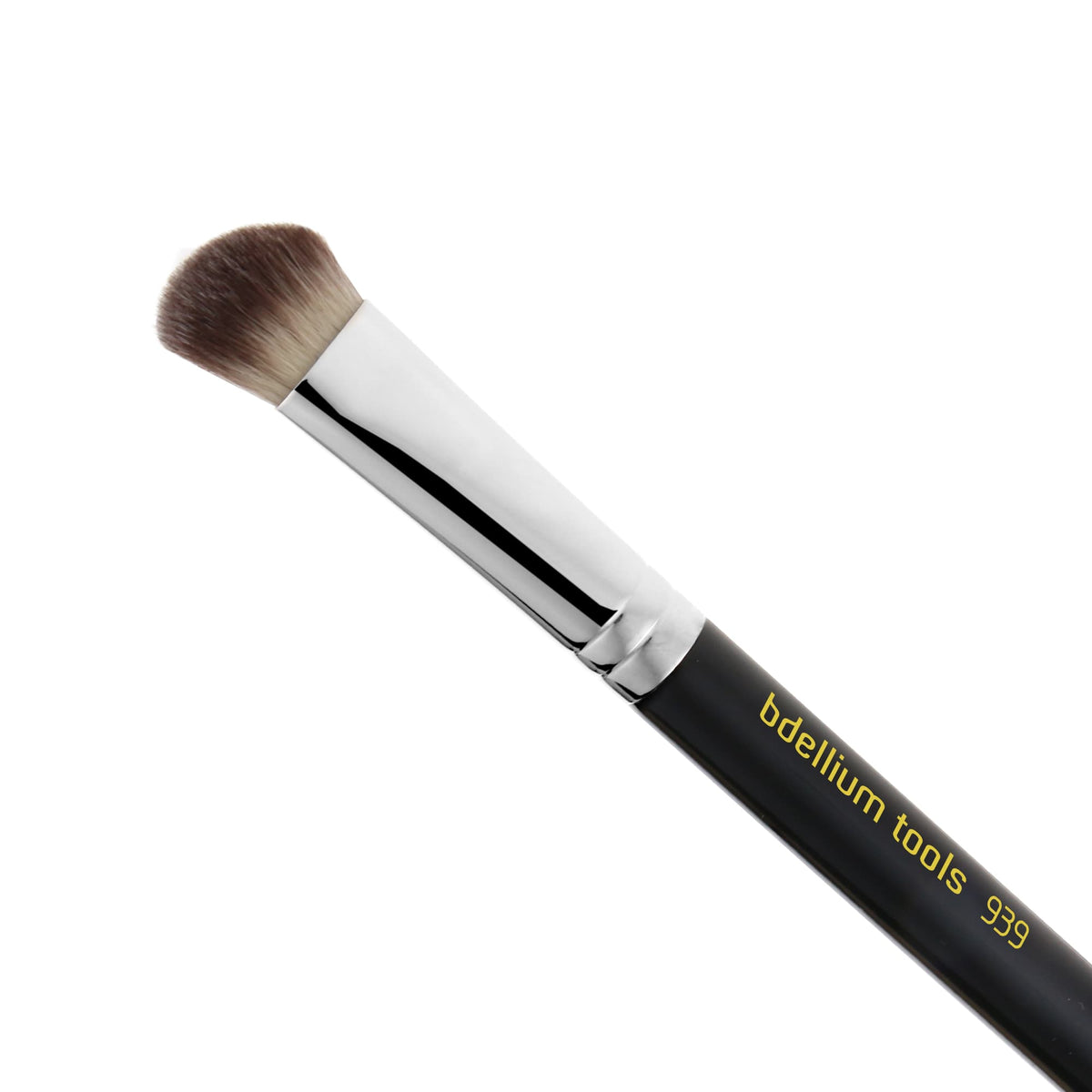 Bdellium Maestro 939 Slanted Detailer Brush