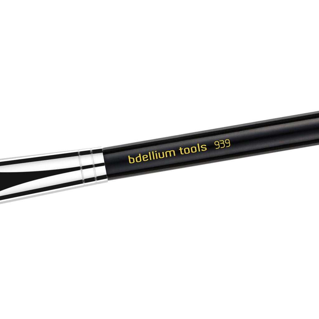 Bdellium Maestro 939 Slanted Detailer Brush