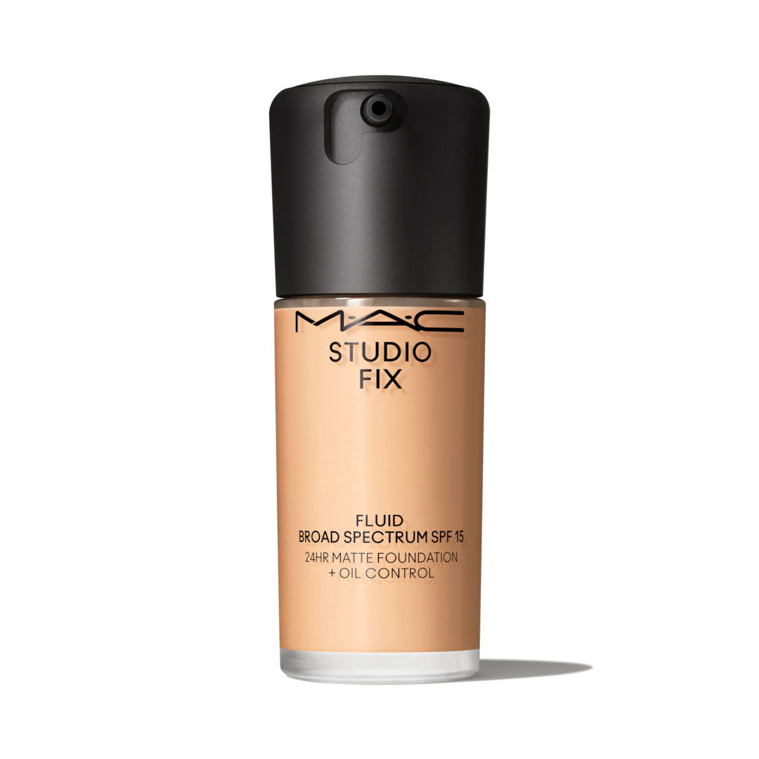 MAC Studio Fix Fluid SPF15 24HR Matte Foundation + Oil Control - NC17