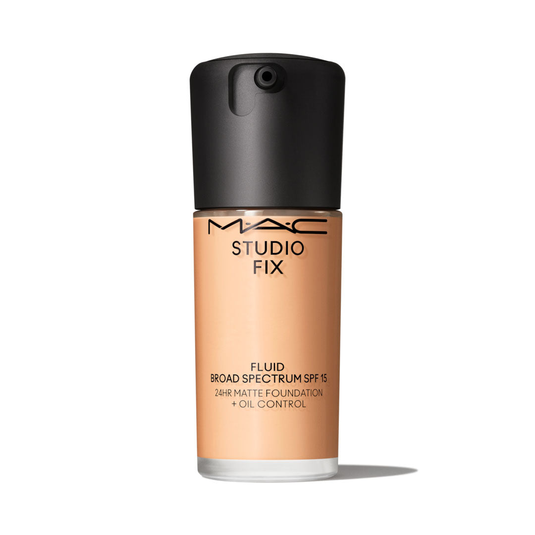 MAC Studio Fix Fluid SPF15 24HR Matte Foundation + Oil Control - NC18