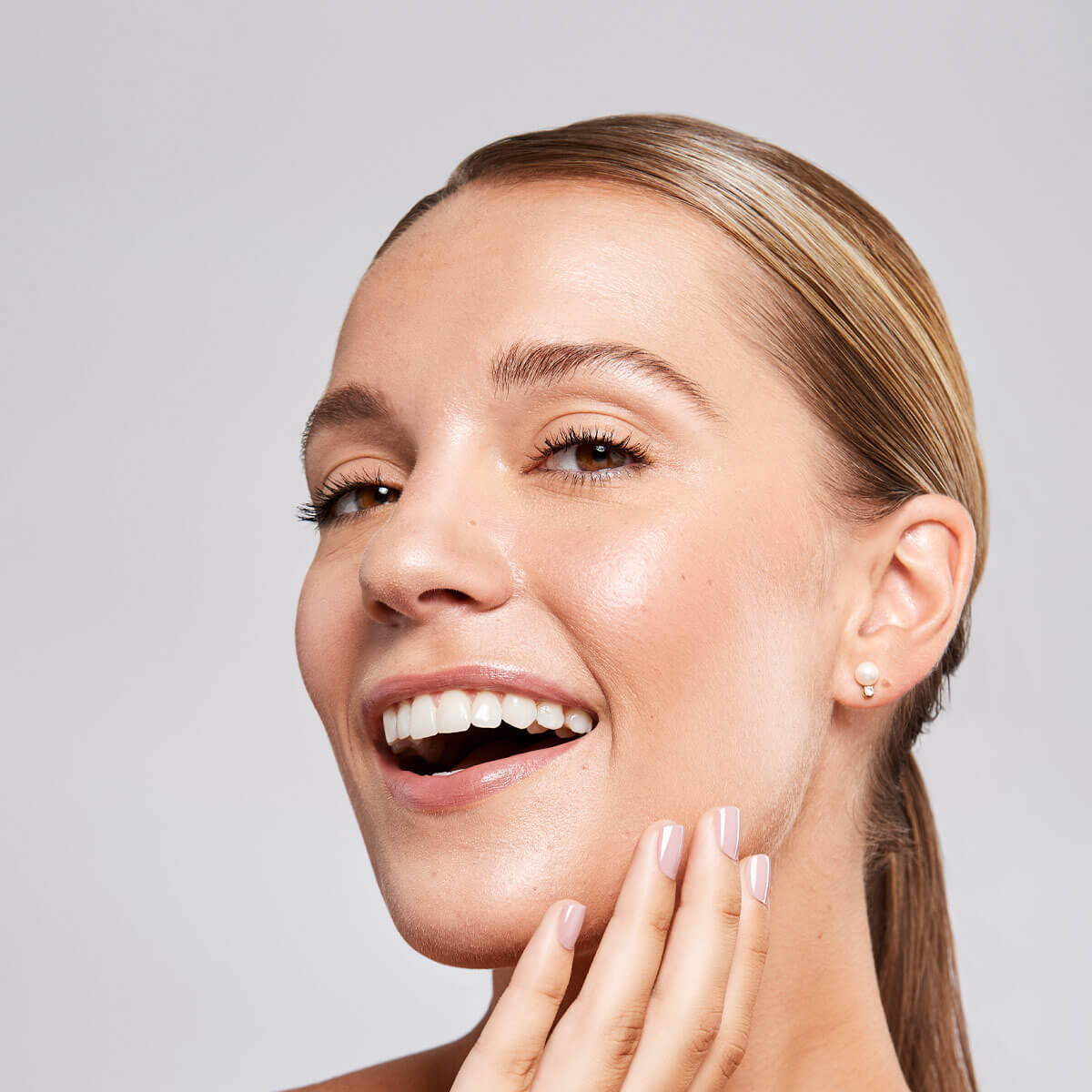 Lise Watier OH-MY-GRIP! Miracle Grip Primer 4-In-1