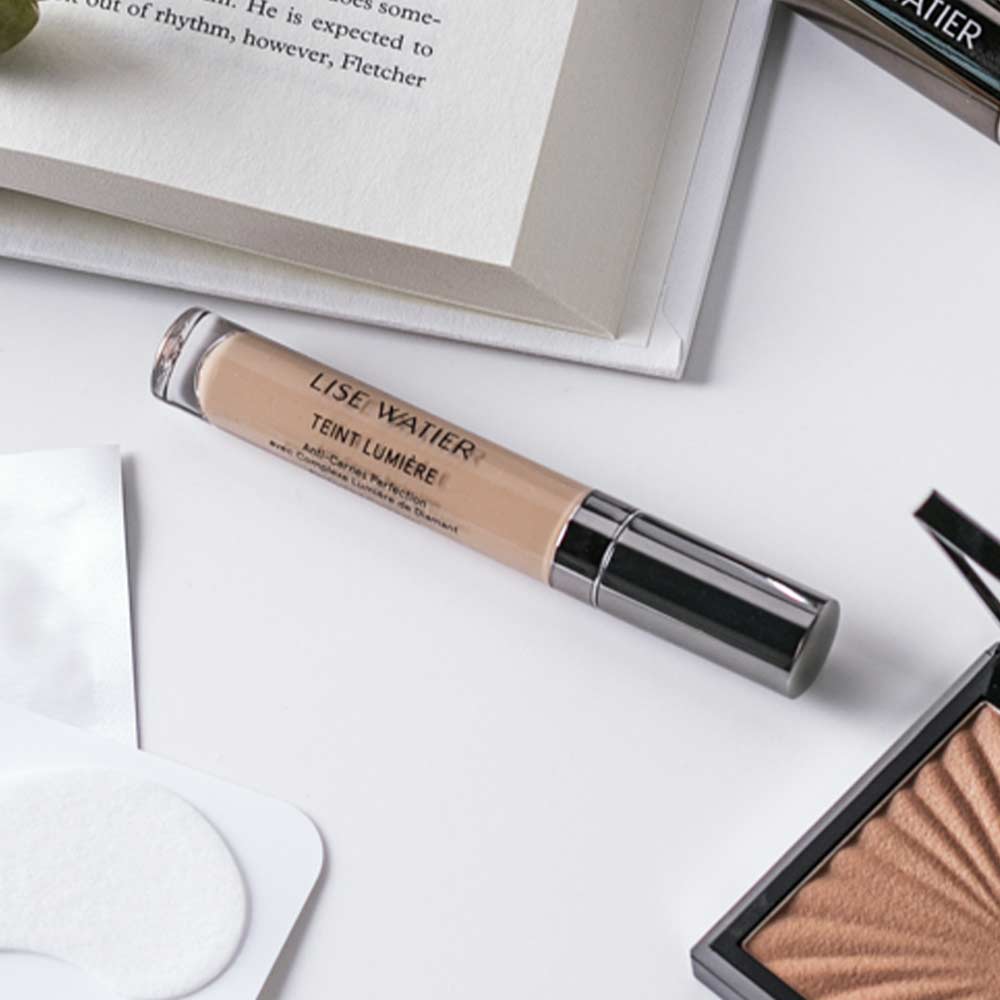 Lise Watier Teint Lumiere Perfecting Concealer