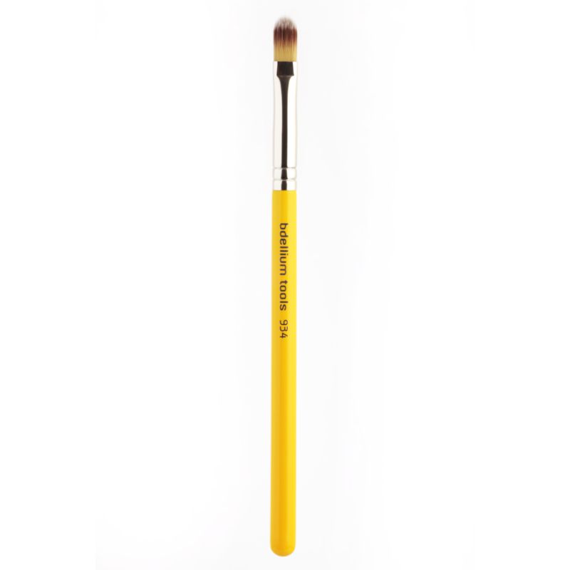 Bdellium Yellow 934 Studio Precision Concealer Brush SKU 175836